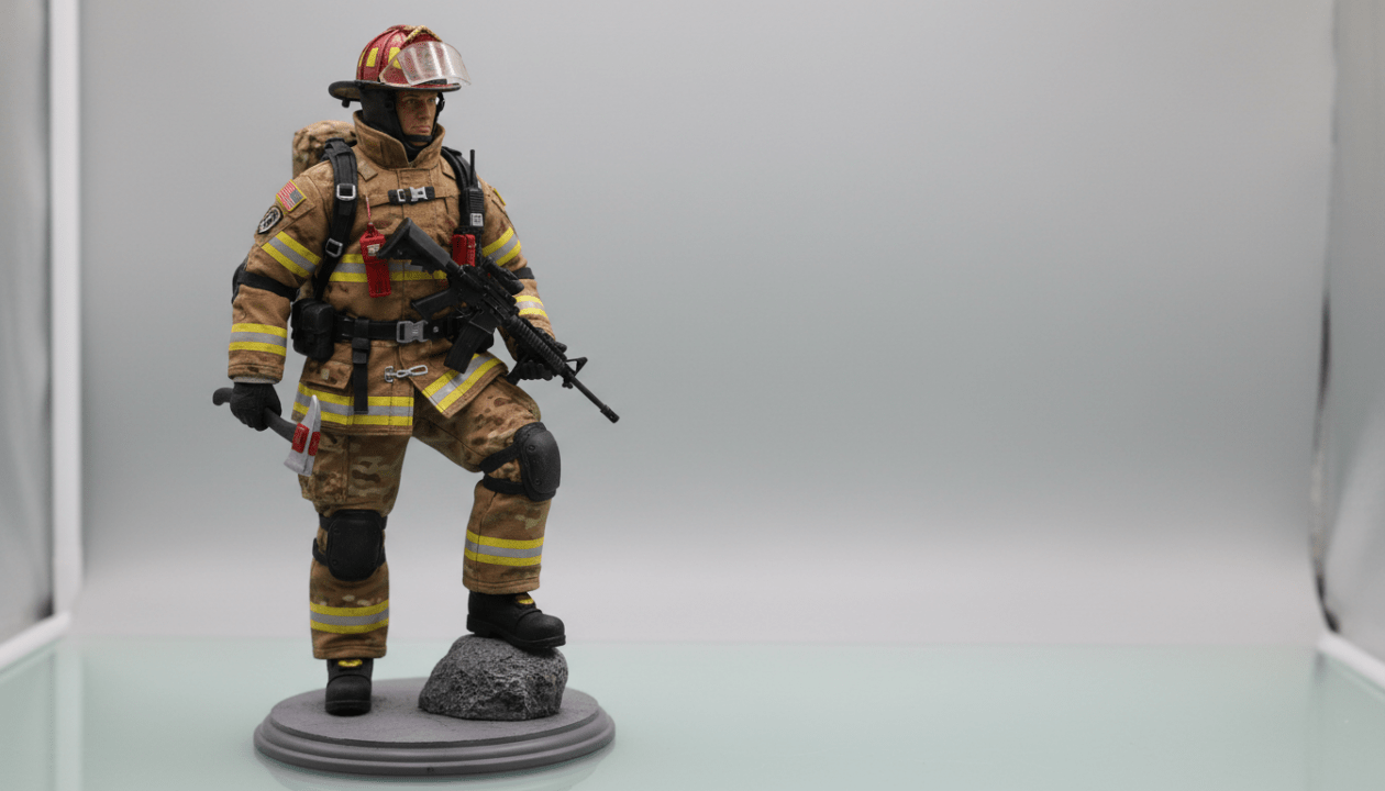 découvrez notre figurine en uniforme, un cadeau original pour pompier ou militaire, parfait pour offrir un souvenir unique et symbolique.