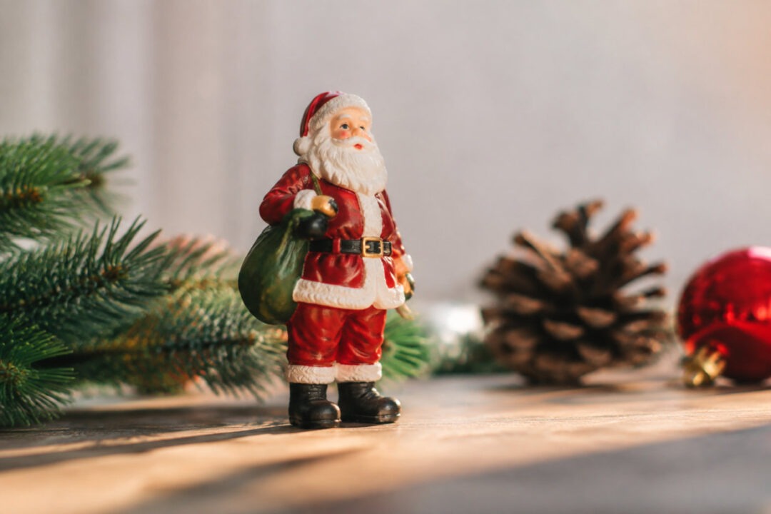 père noel figurine personnalisée avec prénom pour un souvenir de Noël unique
